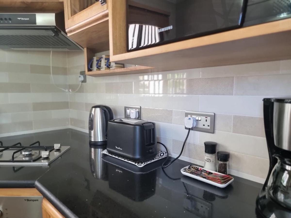 Drake Seaside Studio Apartments Bel Ombre Eksteriør bilde